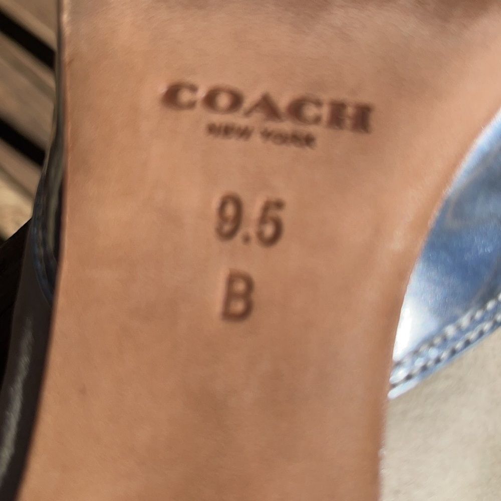 Coach 'Chambers' Pump - image 7